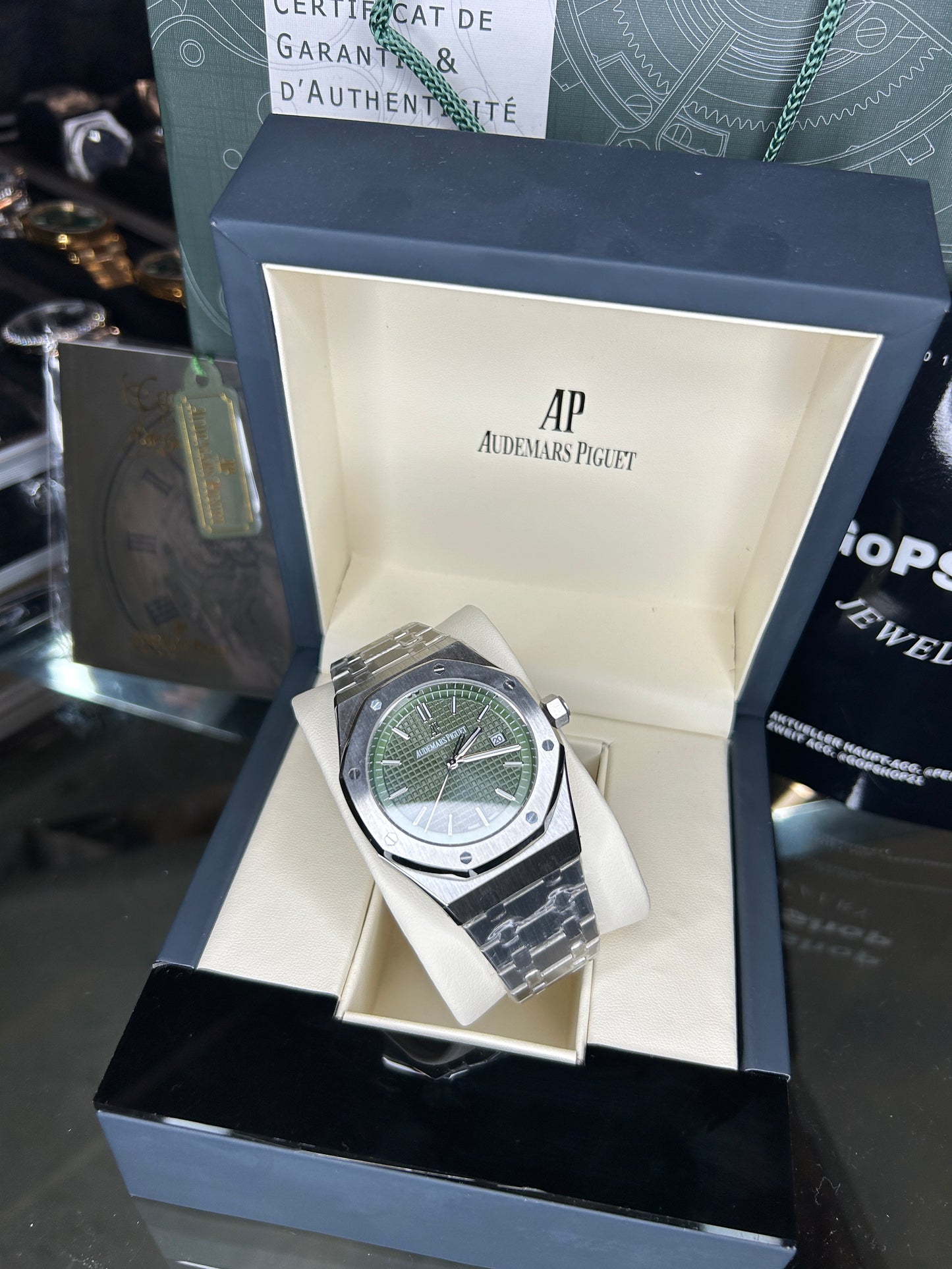 AUDEMARS PIGUET - ROYAL OAK - SILBER GREEN DIAL