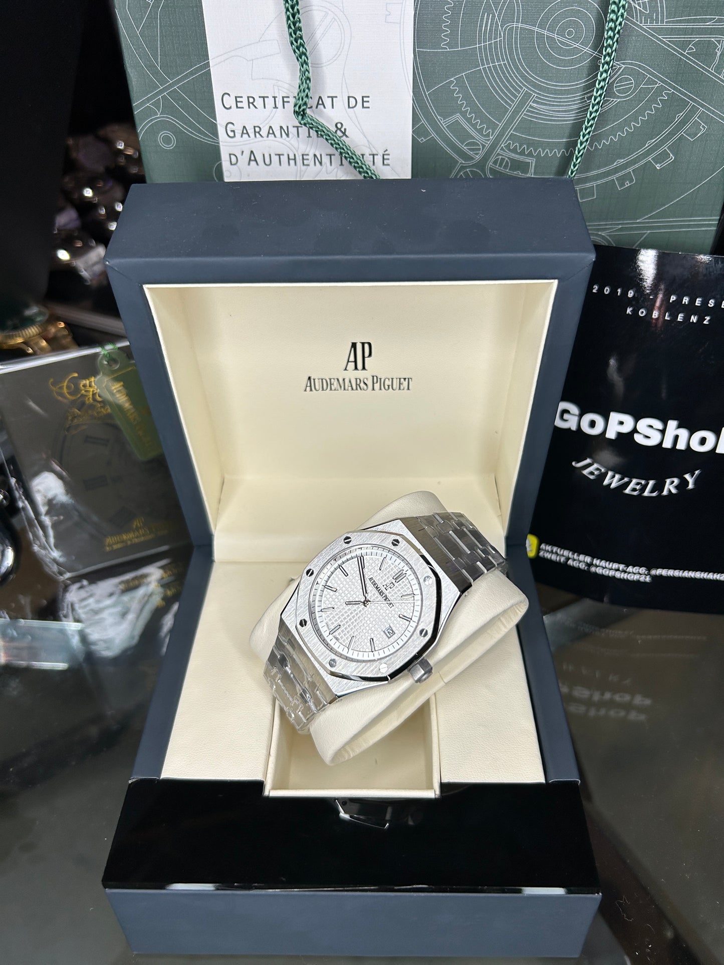 AUDEMARS PIGUET - ROYAL OAK - SILBER GREEN DIAL WEIß